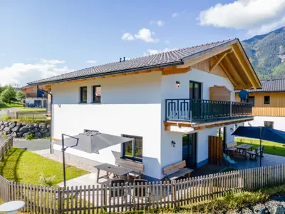 Außenseite Ferienhaus [Sommer]