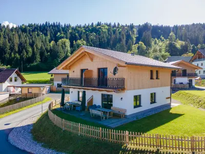 Außenseite Ferienhaus [Sommer]