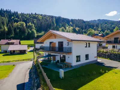 Außenseite Ferienhaus [Sommer]