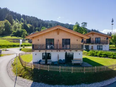 Außenseite Ferienhaus [Sommer]
