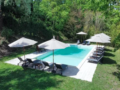 PoolOfHouse