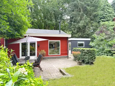 Außenseite Ferienhaus [Sommer]