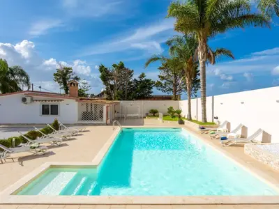 PoolOfHouse