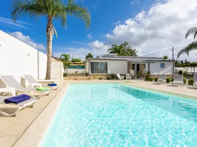 PoolOfHouse