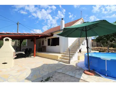 PoolOfHouse