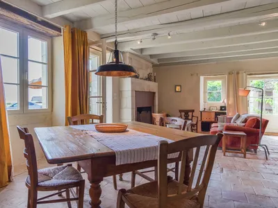 DiningRoom