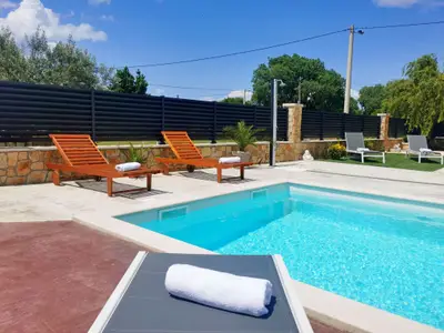 Ferienhaus für 8 Personen (120 m²) in Oklaj 1/10