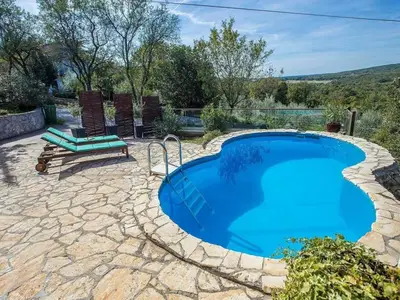 PoolOfHouse