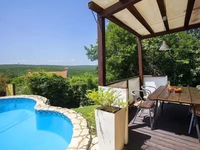 PoolOfHouse