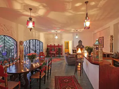 Der maurische Raum mit orientalisch angehauchter Innenraum und wunderschöne Atmosphäre
