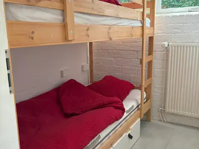 Schlafzimmer mit Etagenbetten (90 x 200)