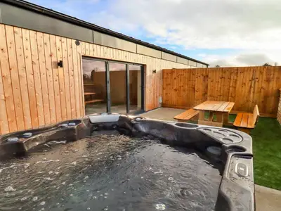 PoolOfHouse