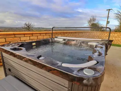 PoolOfHouse