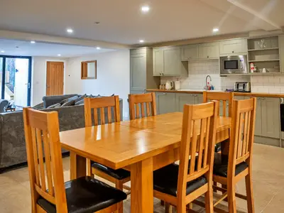 DiningRoom
