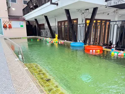 PoolOfHouse