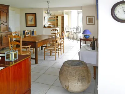 DiningRoom