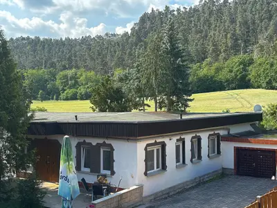 Außenseite Ferienhaus [Sommer]