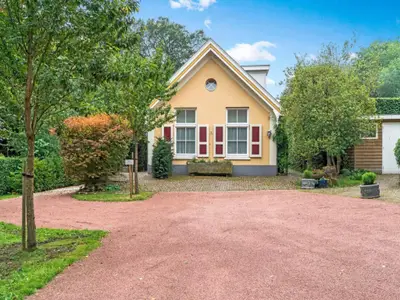 Außenseite Ferienhaus [Sommer]