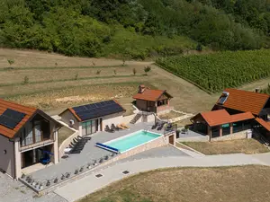 Ferienhaus für 13 Personen (250 m²) in Kamešnica