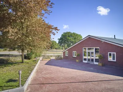 Außenseite Ferienhaus [Sommer]