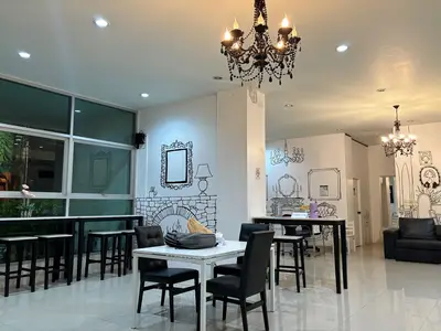 DiningRoom
