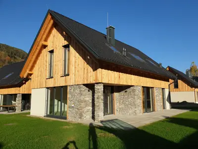 Außenseite Ferienhaus [Sommer]