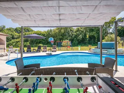 pool