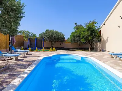 pool