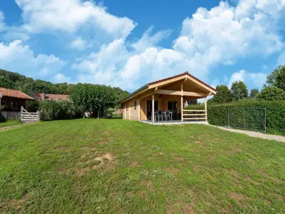 Außenseite Ferienhaus [Sommer]