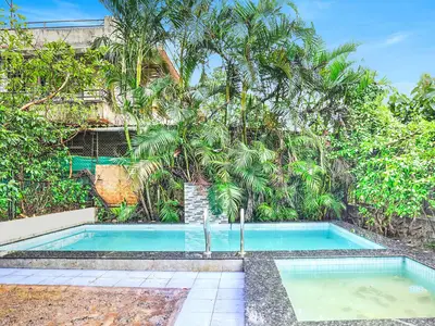 PoolOfHouse