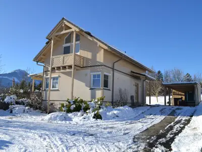 Außenseite Ferienhaus [Winter]