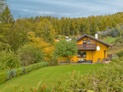 Außenseite Ferienhaus [Sommer]