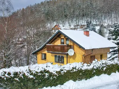 Außenseite Ferienhaus [Winter]