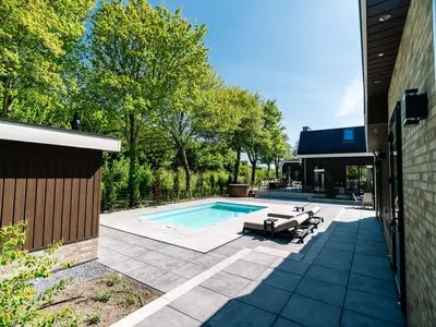 PoolOfHouse