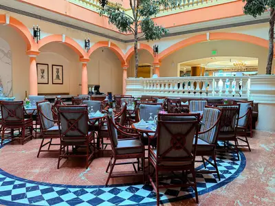 DiningRoom