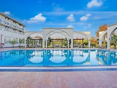 PoolOfHouse