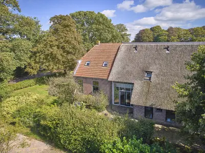 Außenseite Ferienhaus [Sommer]
