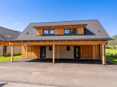 Außenseite Ferienhaus [Sommer]