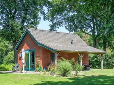 Außenseite Ferienhaus [Sommer]