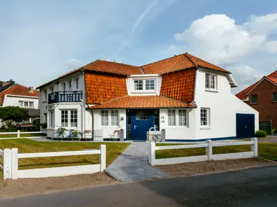Außenseite Ferienhaus [Sommer]