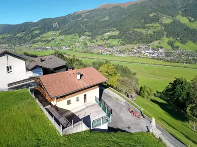 Außenseite Ferienhaus [Sommer]