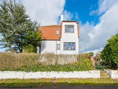 Außenseite Ferienhaus [Sommer]