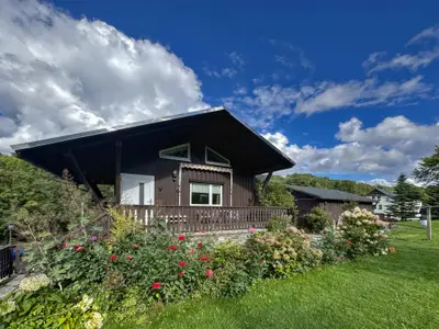 Außenseite Ferienhaus [Sommer]