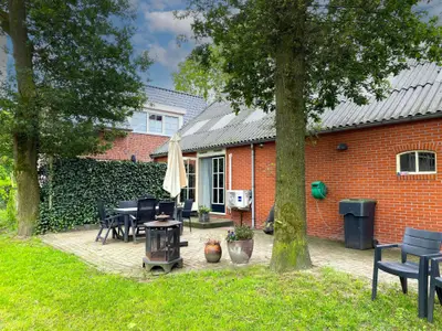 Außenseite Ferienhaus [Sommer]