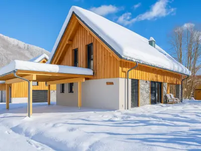 Außenseite Ferienhaus [Winter]