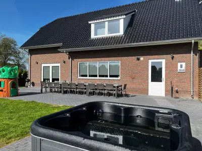 Außenseite Ferienhaus [Sommer]