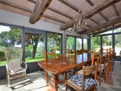 Exklusiver Speisesaal im nahe gelegenen Bauernhaus