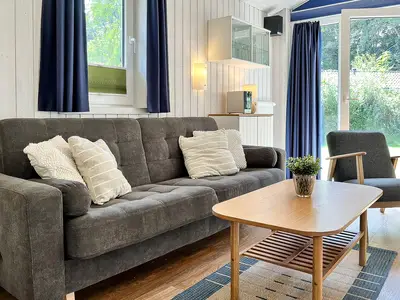 Wohnzimmer mit Blick zum Sofa