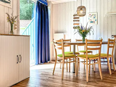 Wohnzimmer mit Blick zum Essbereich