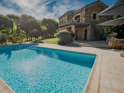 Außenseite Ferienhaus [Sommer]